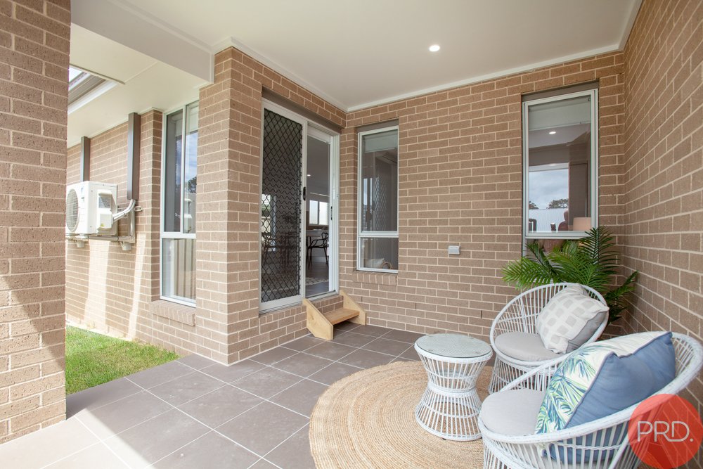 1/28 Croft Close THORNTON 12