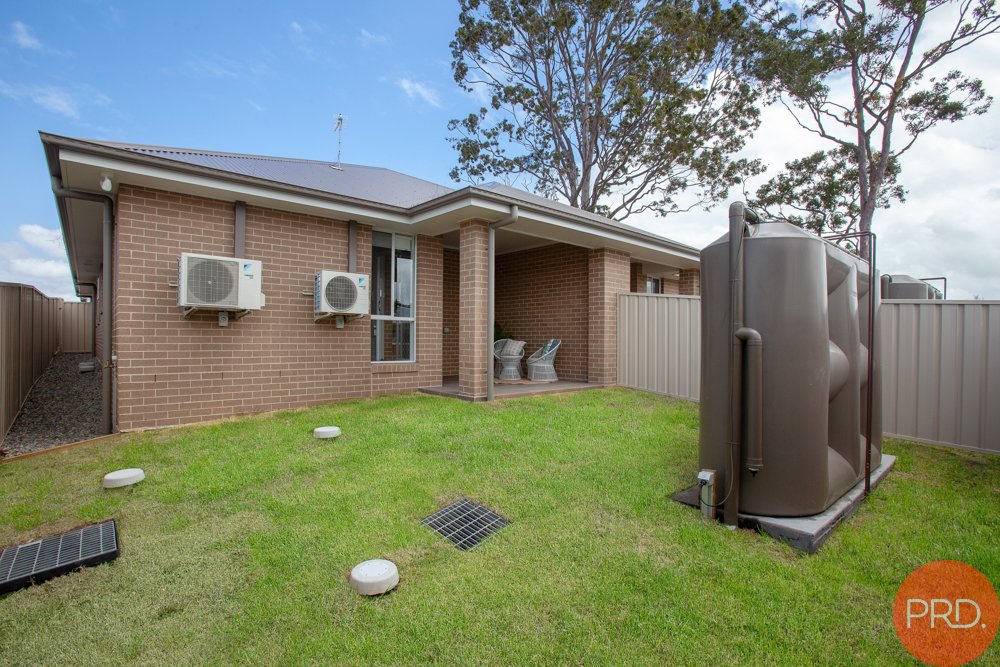 1/28 Croft Close THORNTON 13