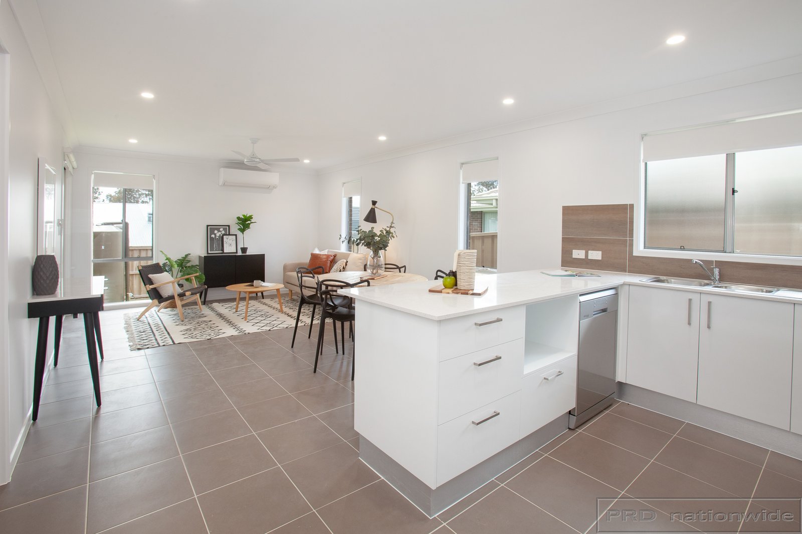 1/28 Croft Close THORNTON 6