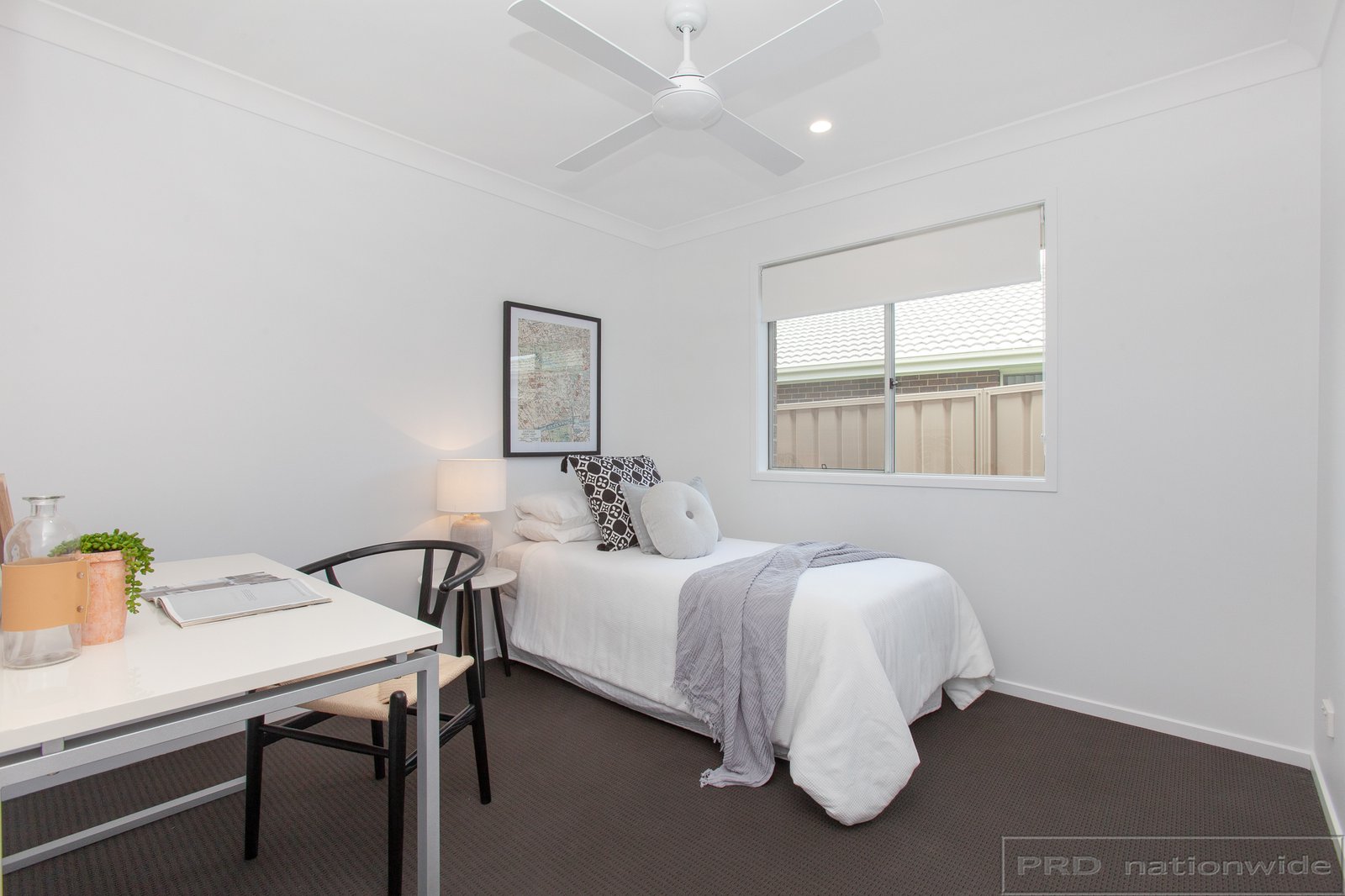 1/28 Croft Close THORNTON 12