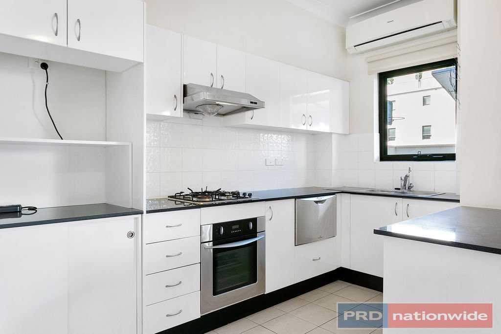 12/8 Derby Street KOGARAH 2