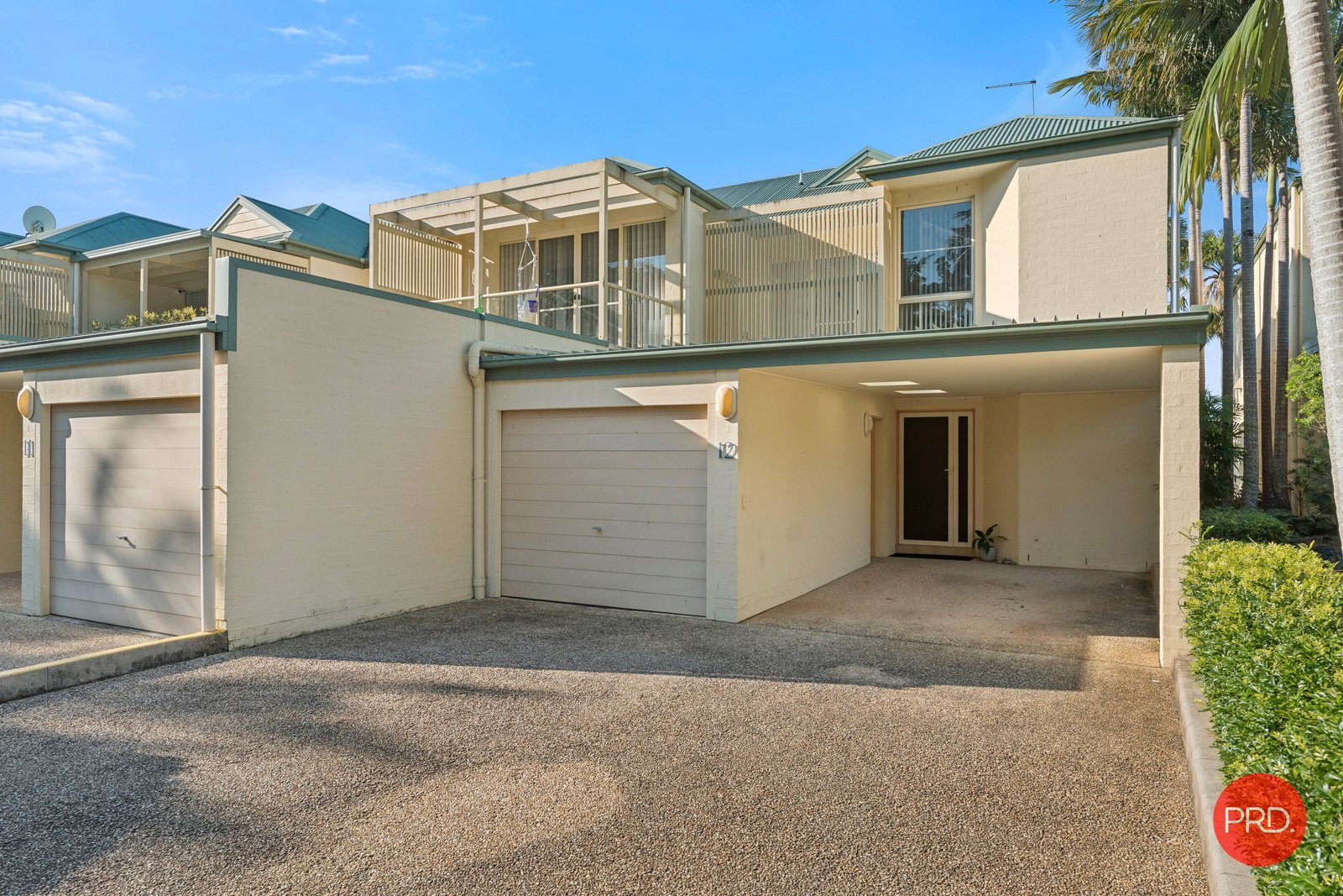 12/8 Grasslands Close COFFS HARBOUR 2