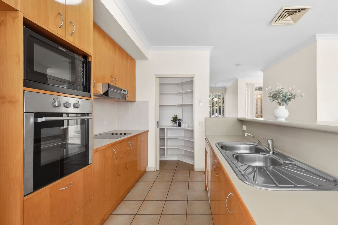 12/8 Grasslands Close COFFS HARBOUR 3