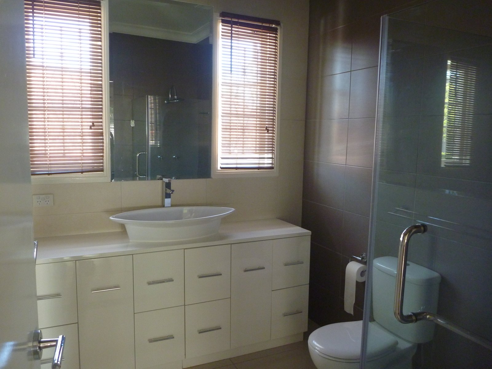 128 Hamilton Road WAVELL HEIGHTS 3