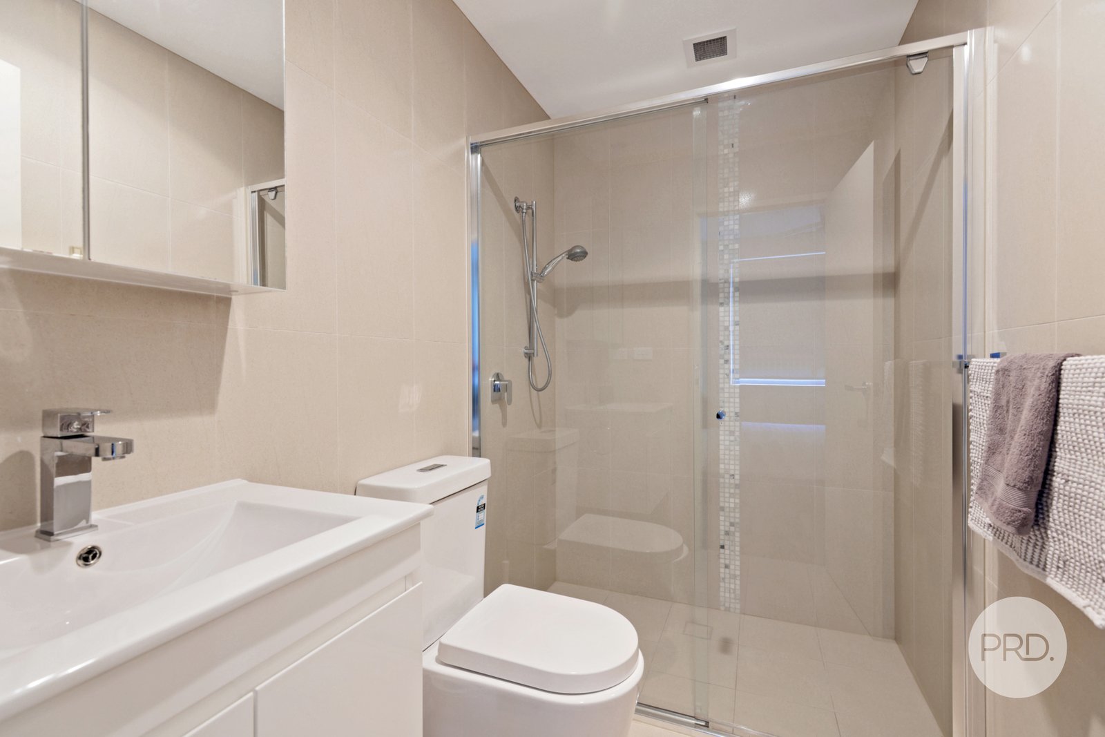 12/8 John Tipping Grove PENRITH 10