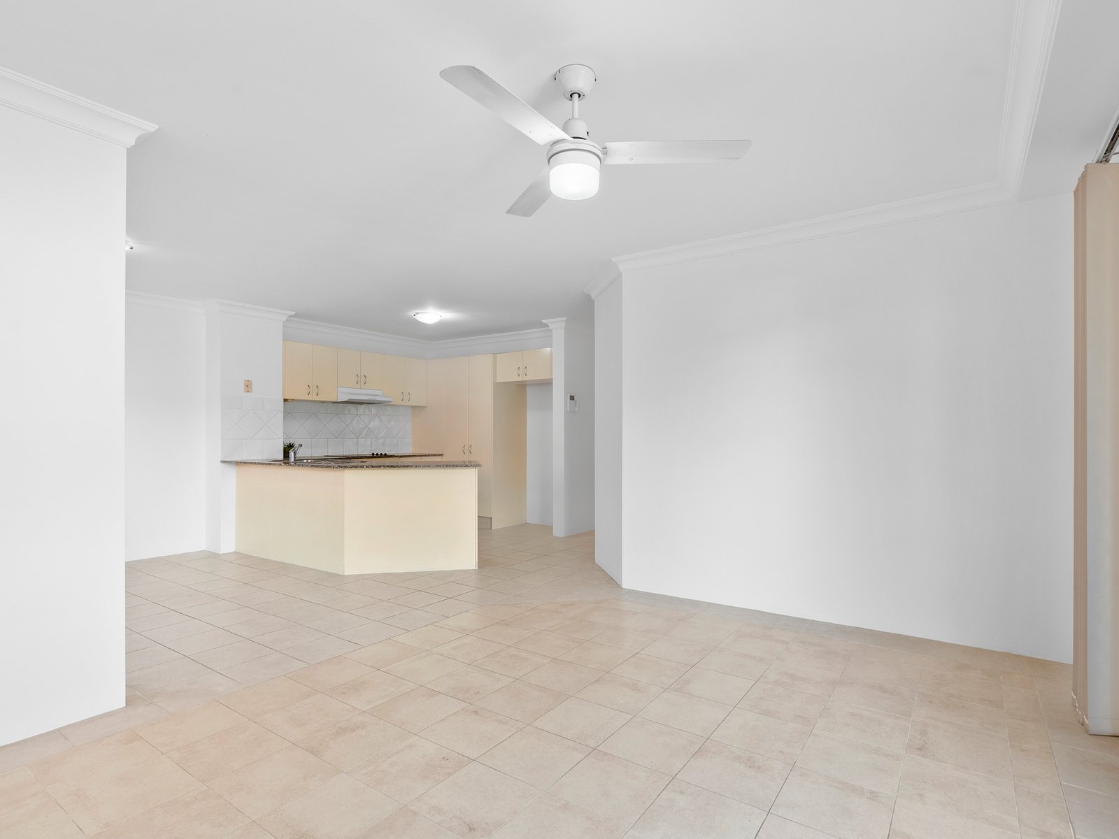 1/28 Little Norman Street SOUTHPORT 3