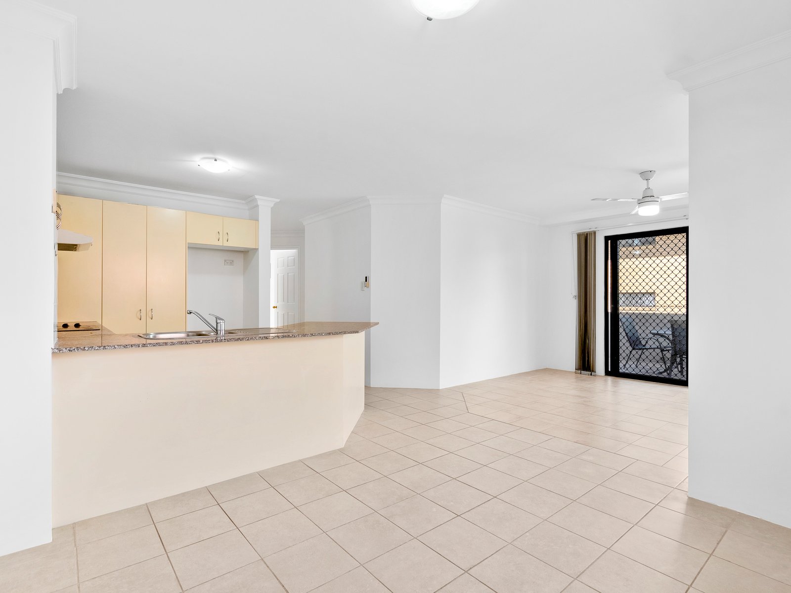 1/28 Little Norman Street SOUTHPORT 4