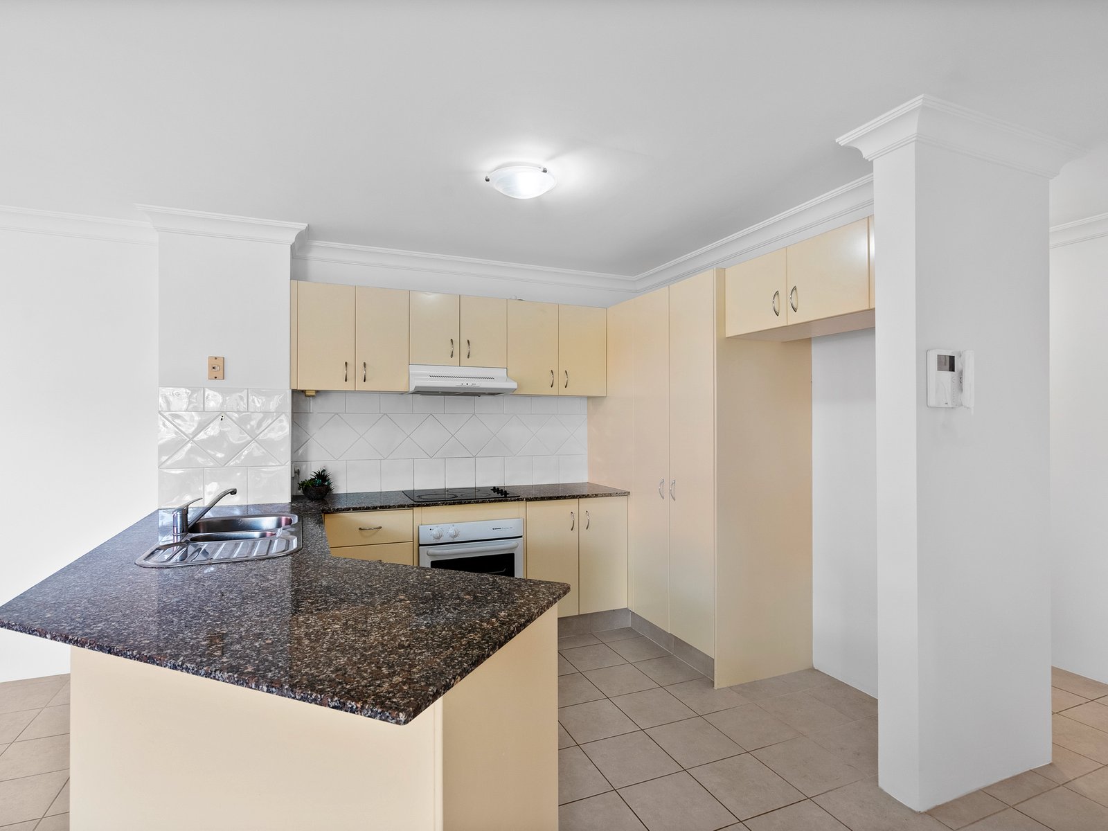 1/28 Little Norman Street SOUTHPORT 5