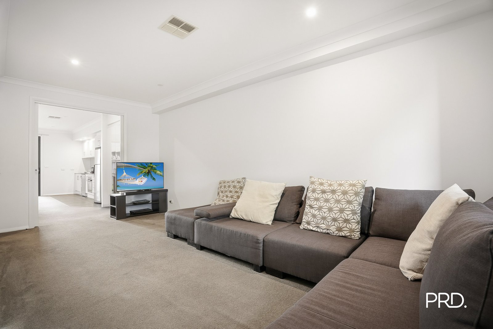 128 Lord Sheffield Cct  Penrith 3