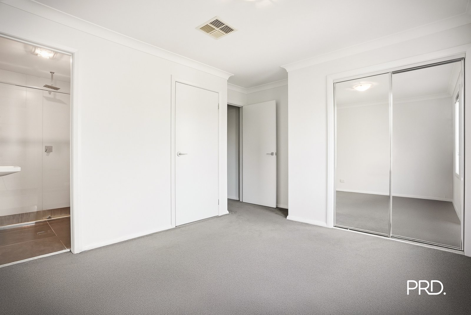 128 Lord Sheffield Cct  Penrith 6