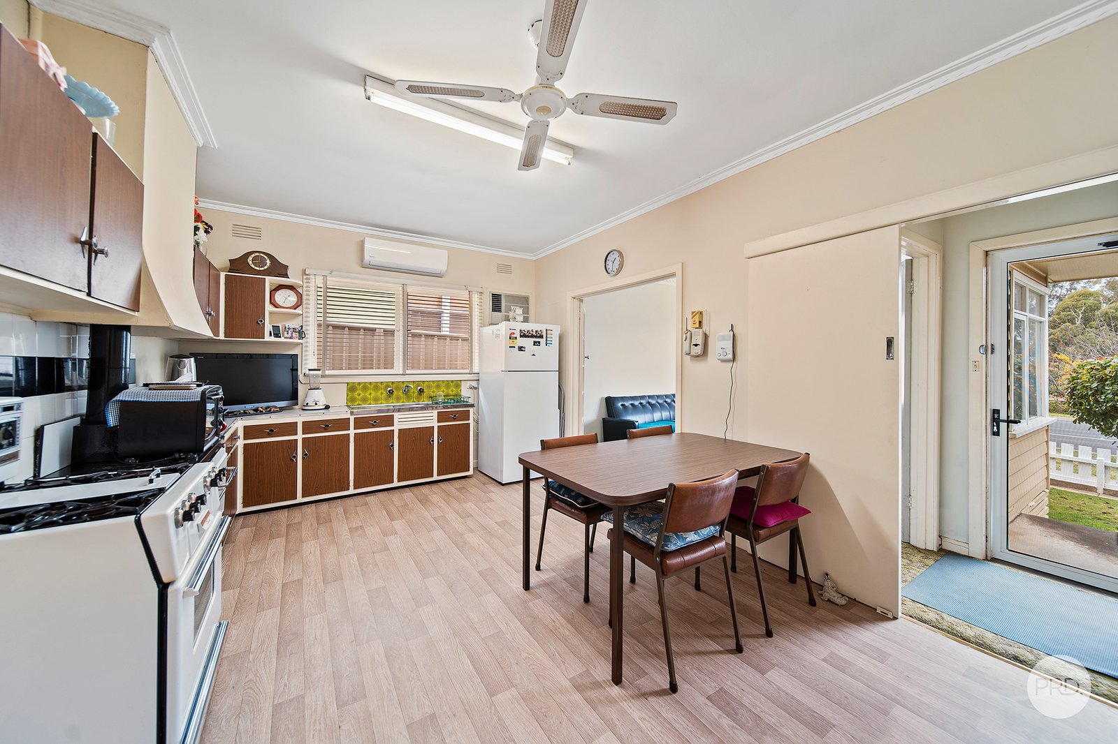 128 Mackenzie St West  GOLDEN SQUARE 4