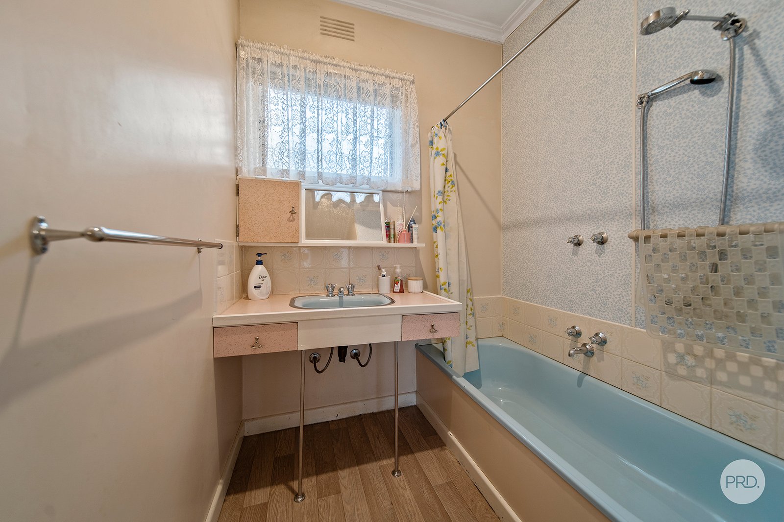 128 Mackenzie St West  GOLDEN SQUARE 9