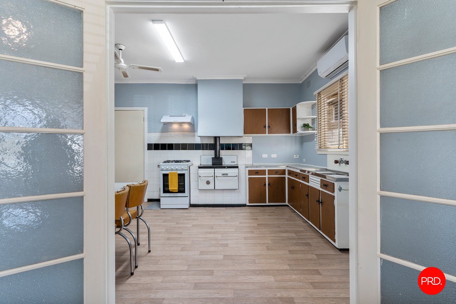 128 Mackenzie Street West  GOLDEN SQUARE 4