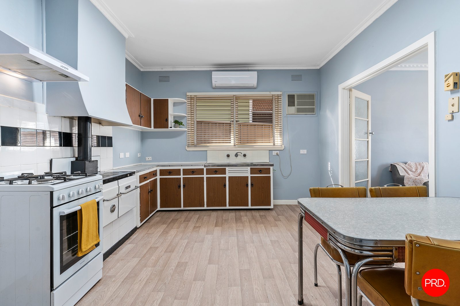 128 Mackenzie Street West  GOLDEN SQUARE 5