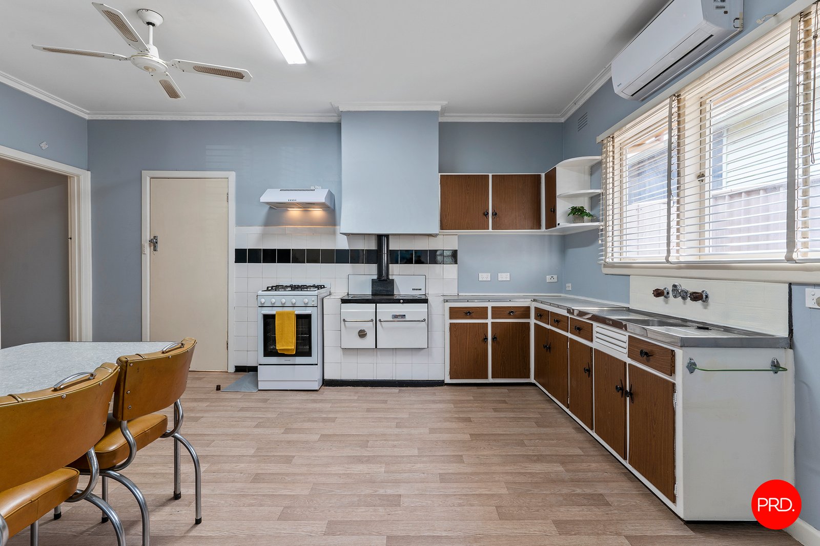 128 Mackenzie Street West  GOLDEN SQUARE 6