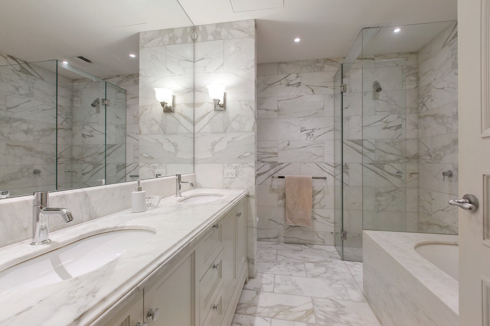 1/28 Manningtree Road, Hawthorn, VIC