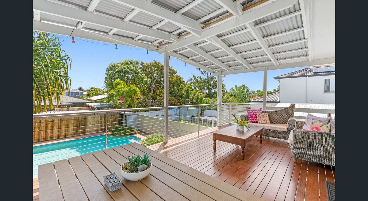 128 Nobby Parade MIAMI 2