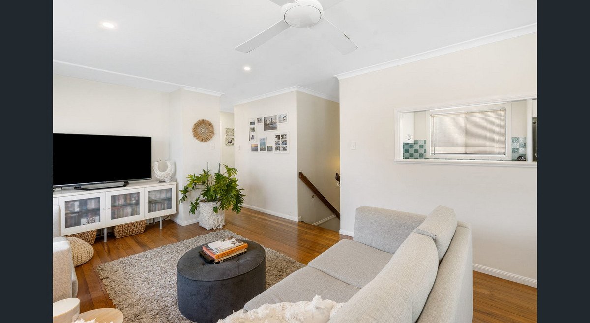 128 Nobby Parade MIAMI 7