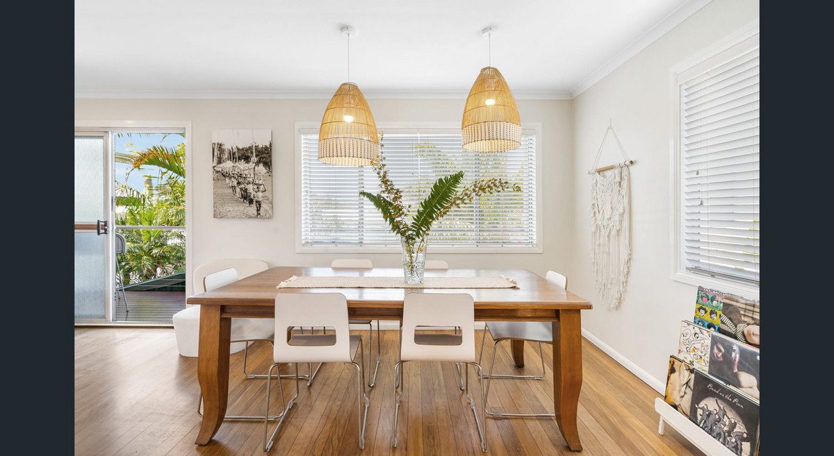 128 Nobby Parade MIAMI 9