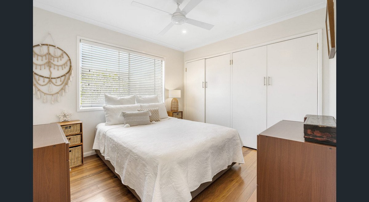 128 Nobby Parade MIAMI 12