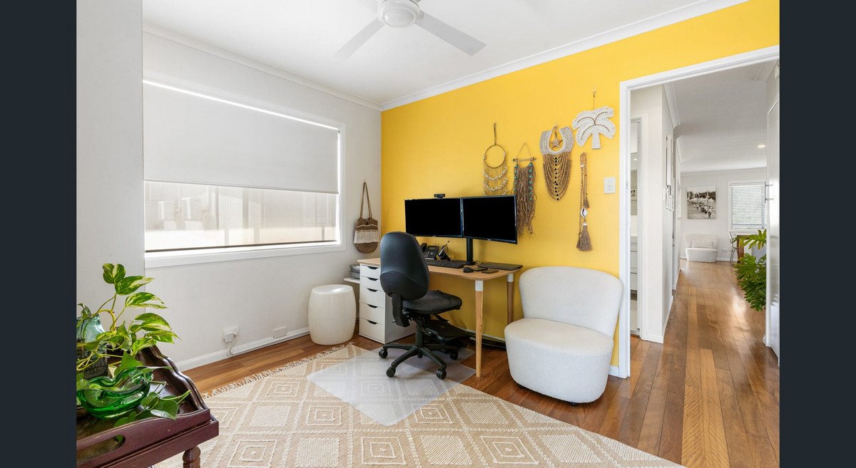 128 Nobby Parade MIAMI 13