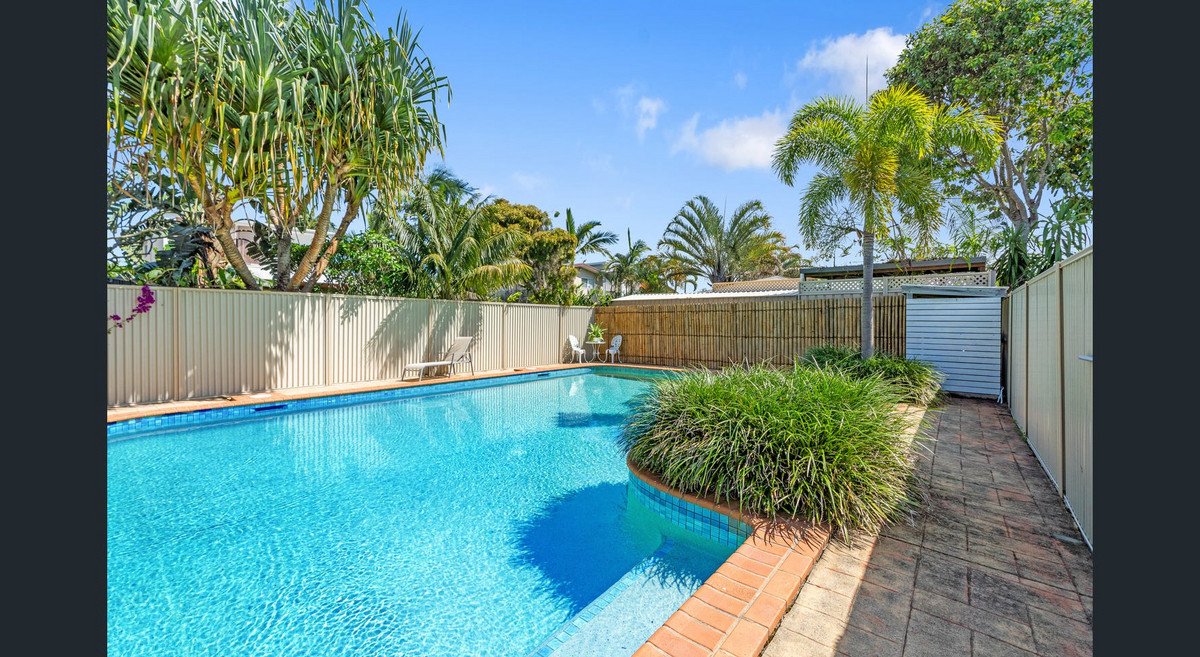 128 Nobby Parade MIAMI 22