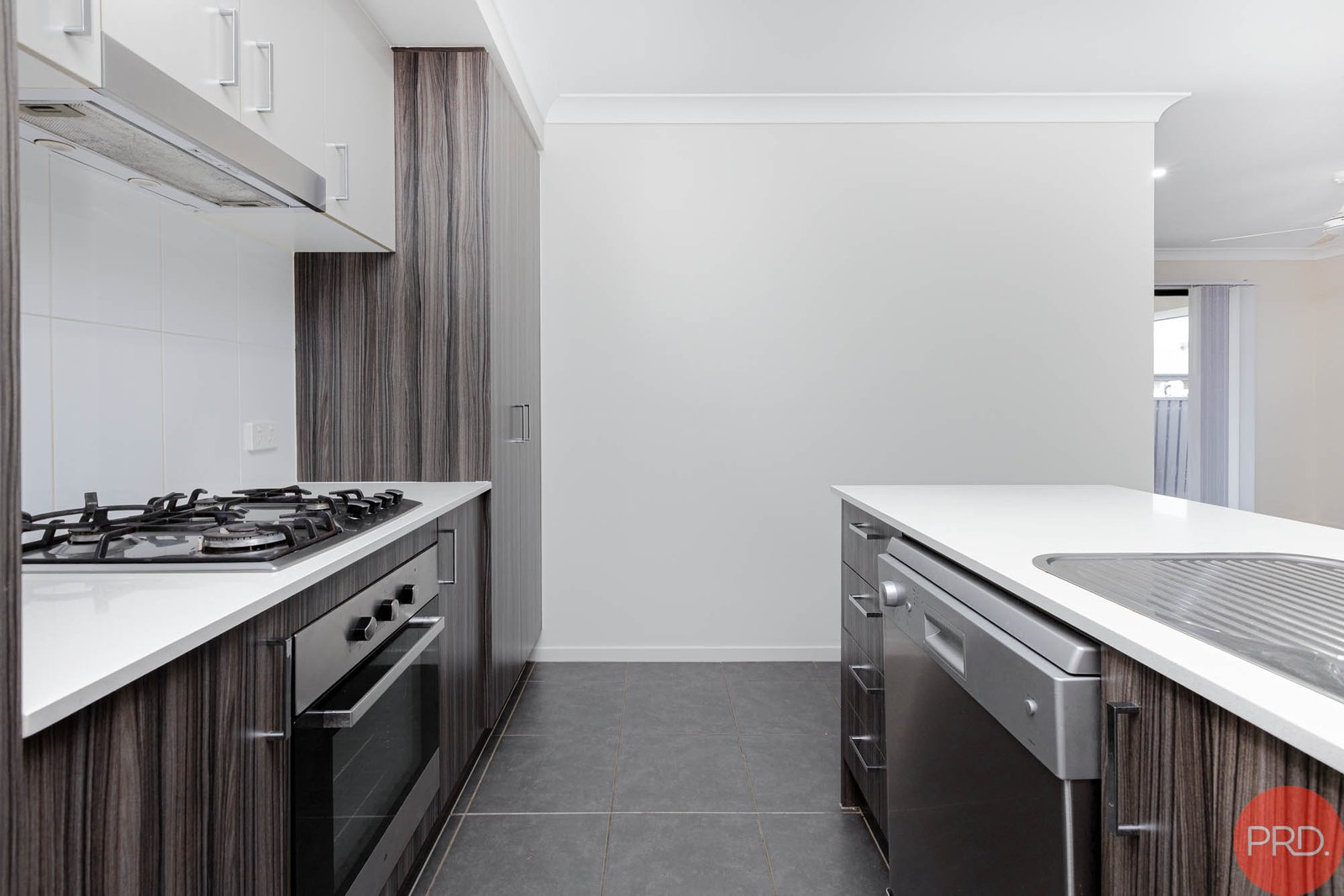 1/28 Thorncliffe Avenue THORNTON 3