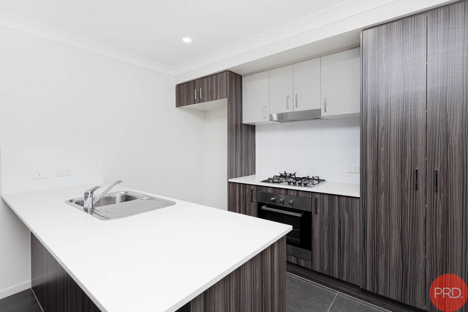 1/28 Thorncliffe Avenue THORNTON 4