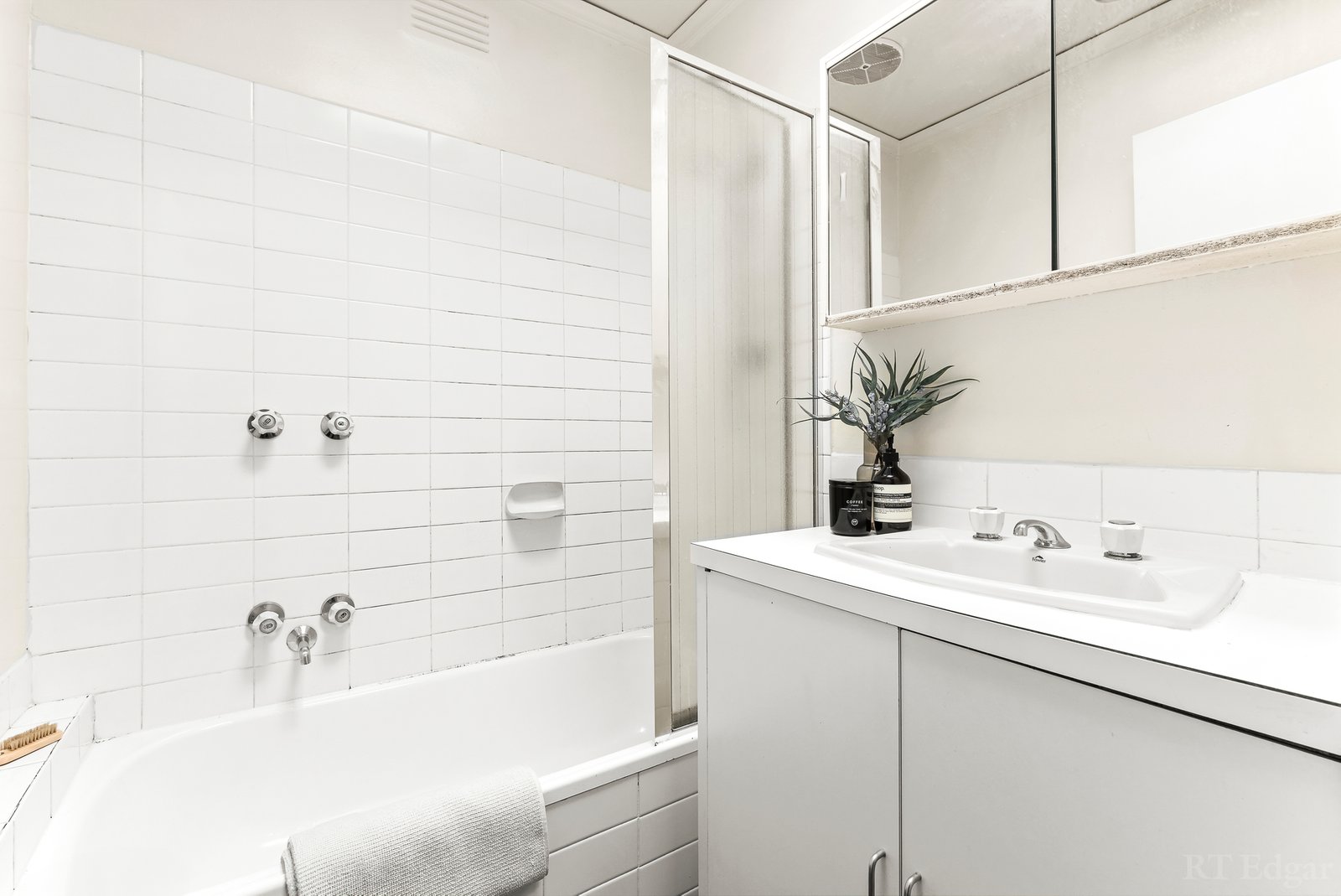 Real Estate and Property in 1/28 Tivoli Place, South Yarra, VIC