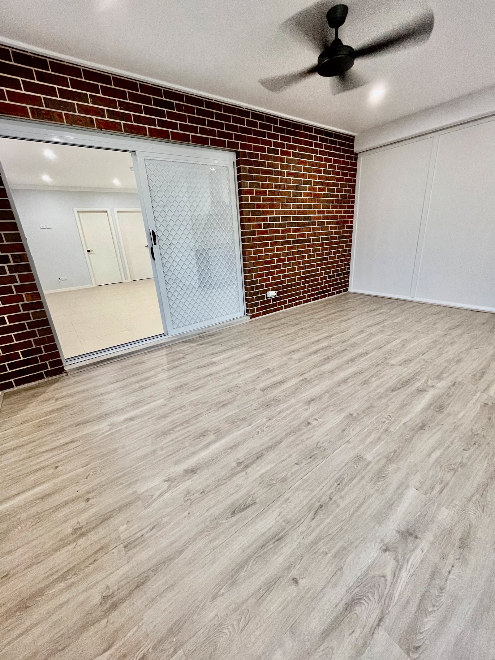 1/282 Newbridge Road MOOREBANK 7