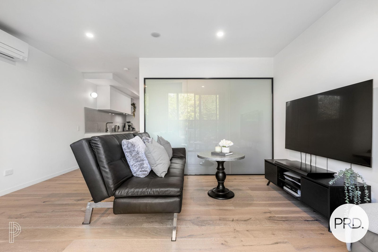 12/83 Cooyong Street REID 3