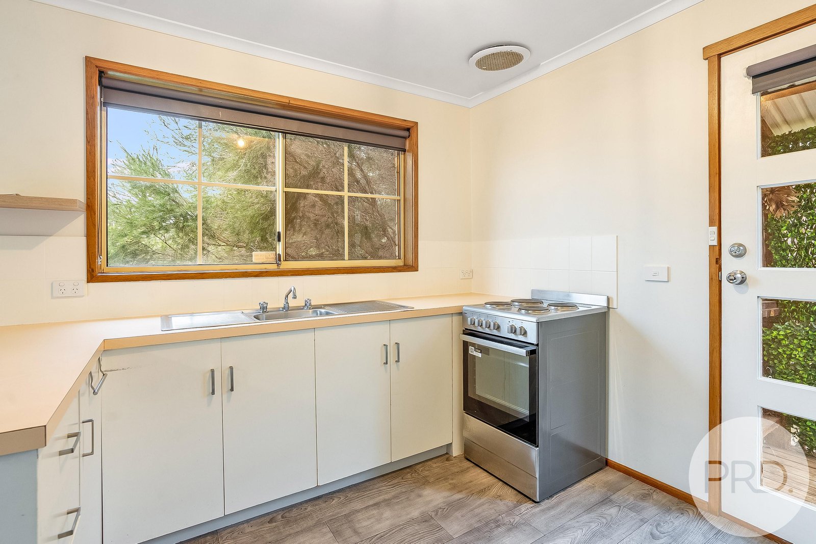 12/84 Hilton Road CLAREMONT 1