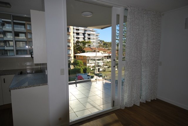 12/88 The Esplanade BURLEIGH HEADS 11