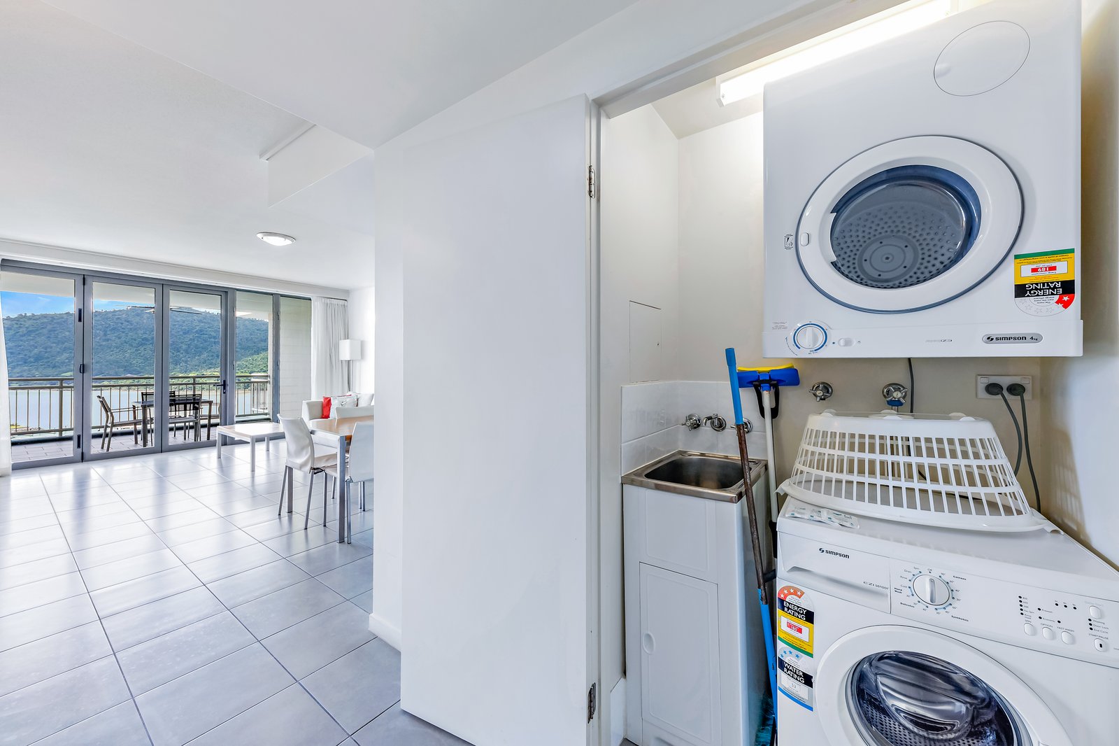 128/9a Hermitage Drive AIRLIE BEACH 13