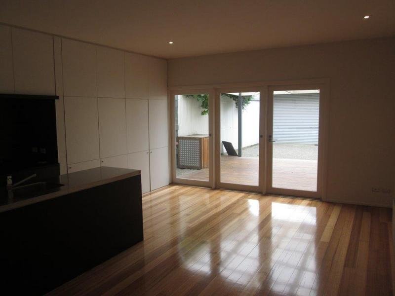 Gallery: 128A Pickles Street