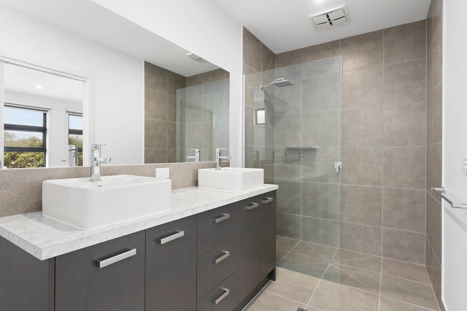 Real Estate and Property in 128b The Parade, Ocean Grove, VIC