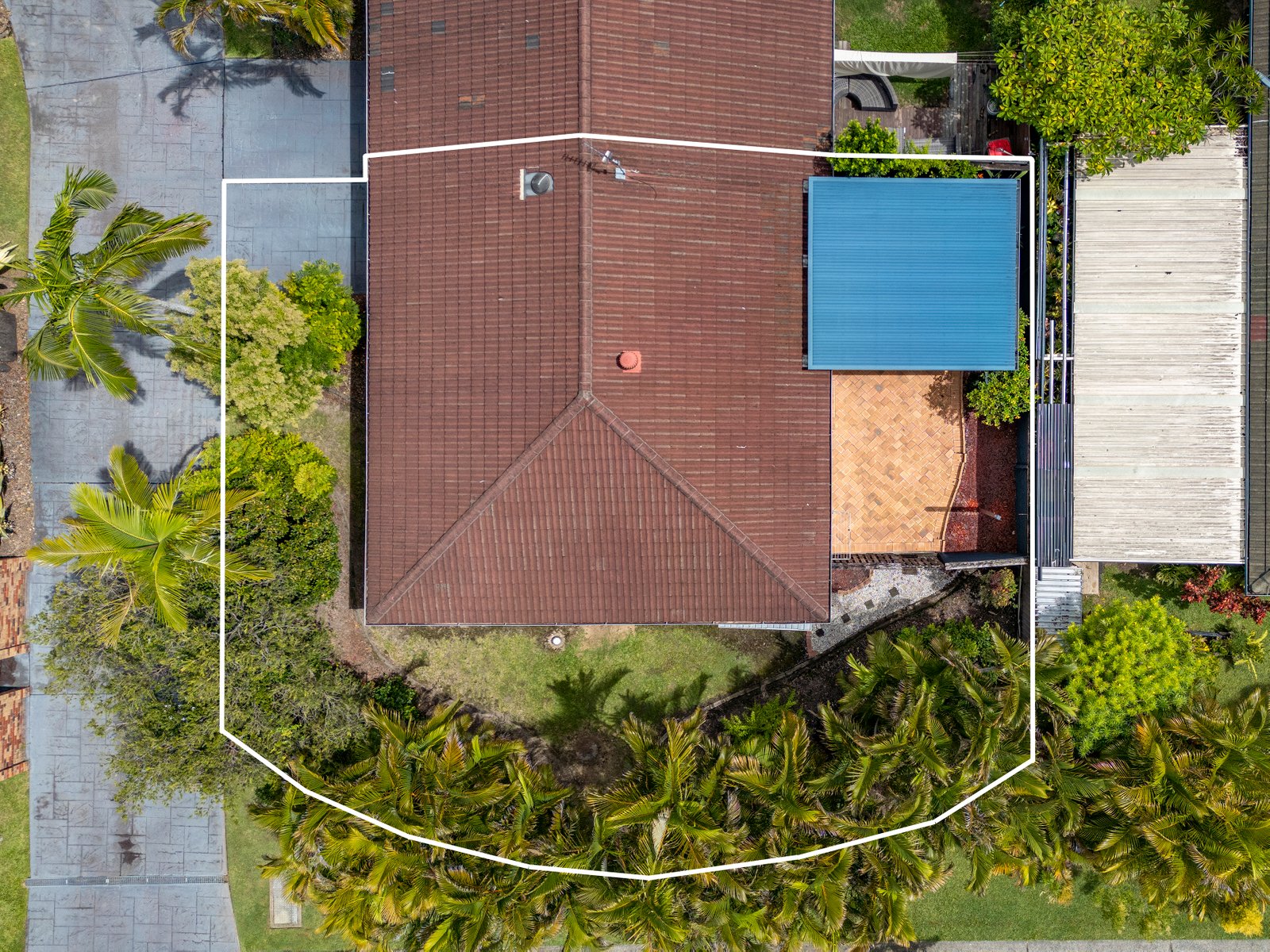 1/29-31 Golden Palms Court ASHMORE 1