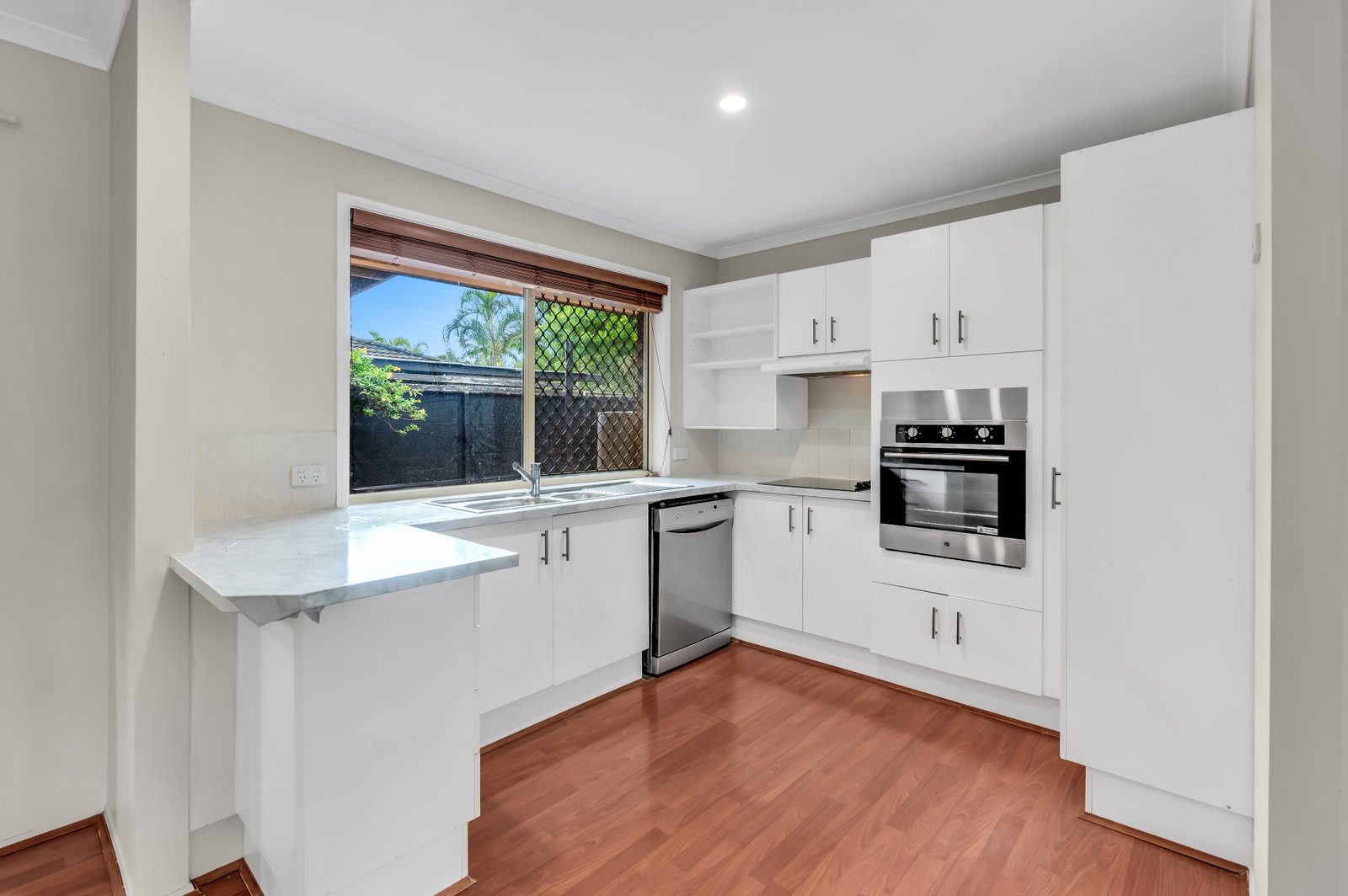 1/29-31 Golden Palms Court ASHMORE 6