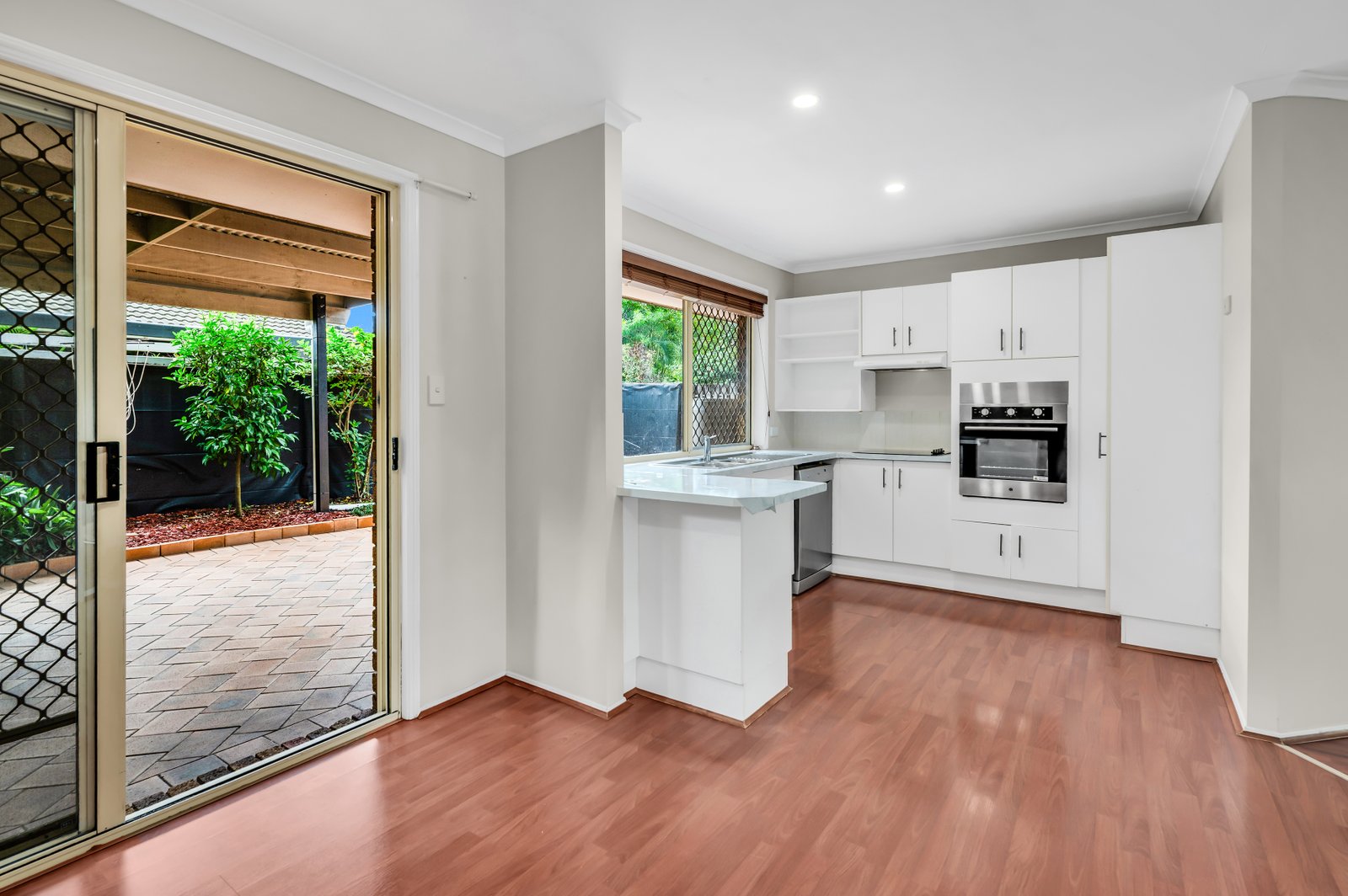 1/29-31 Golden Palms Court ASHMORE 8