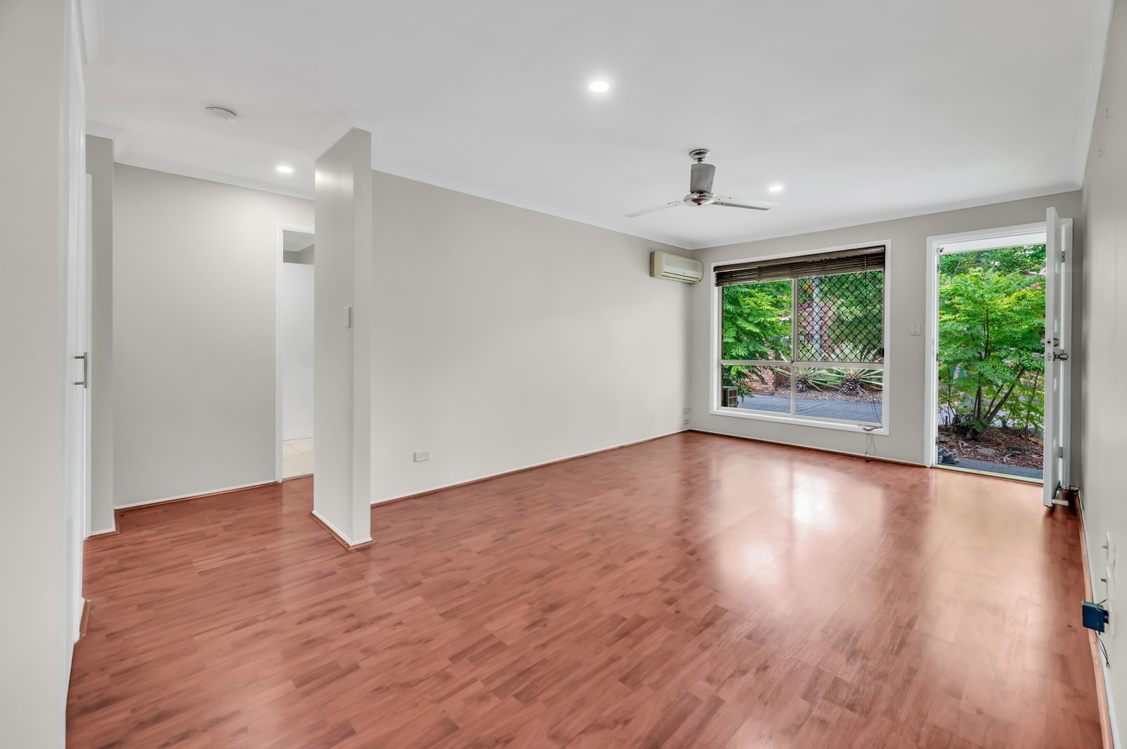 1/29-31 Golden Palms Court ASHMORE 11