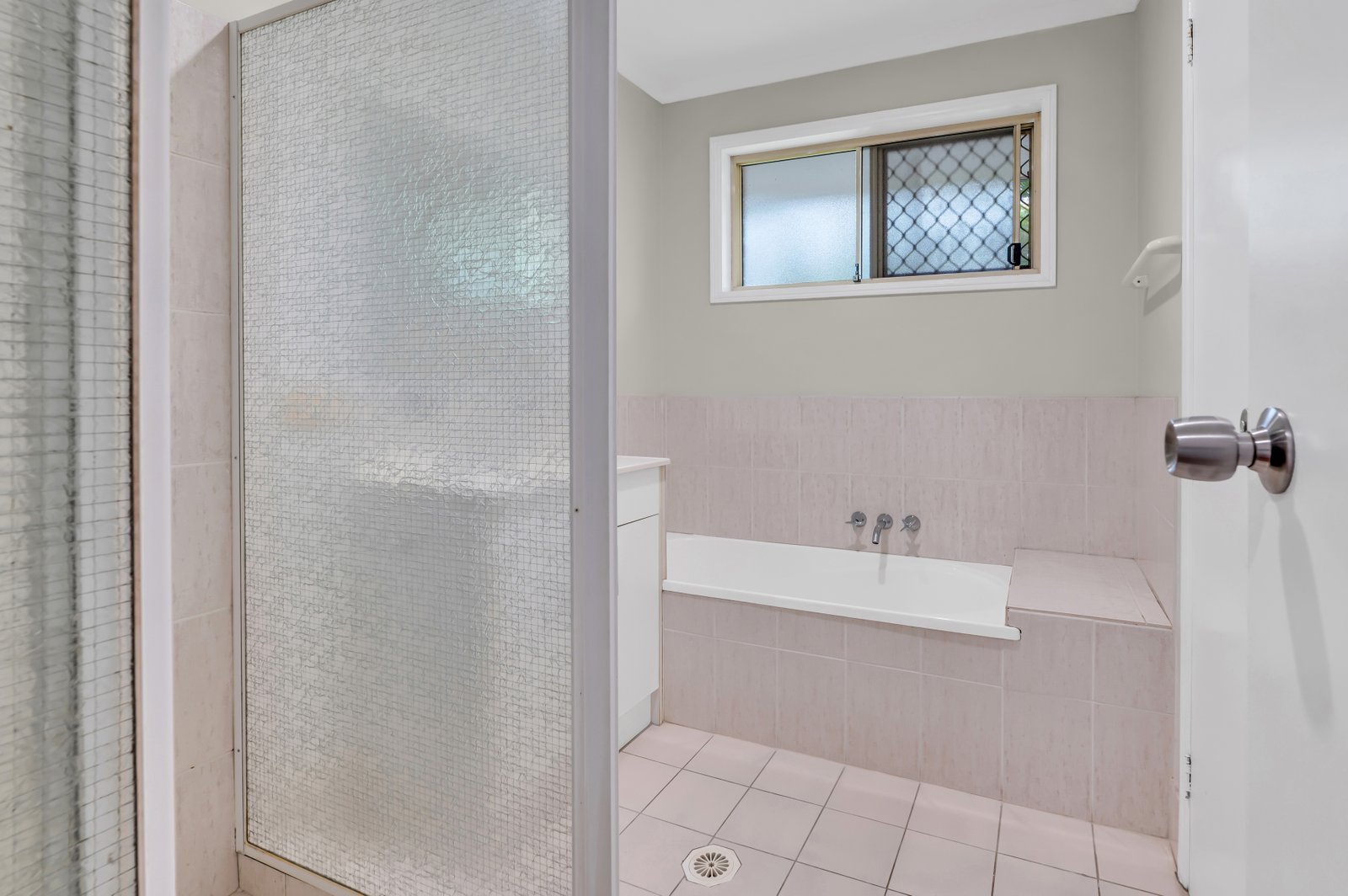 1/29-31 Golden Palms Court ASHMORE 14