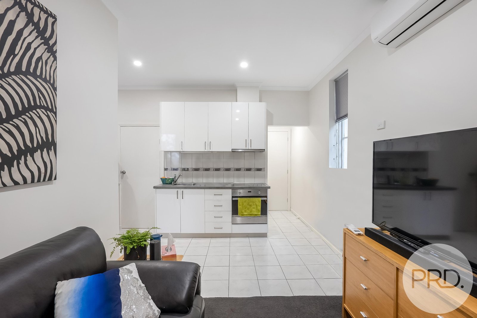 12/9 Augusta Road NEW TOWN 4