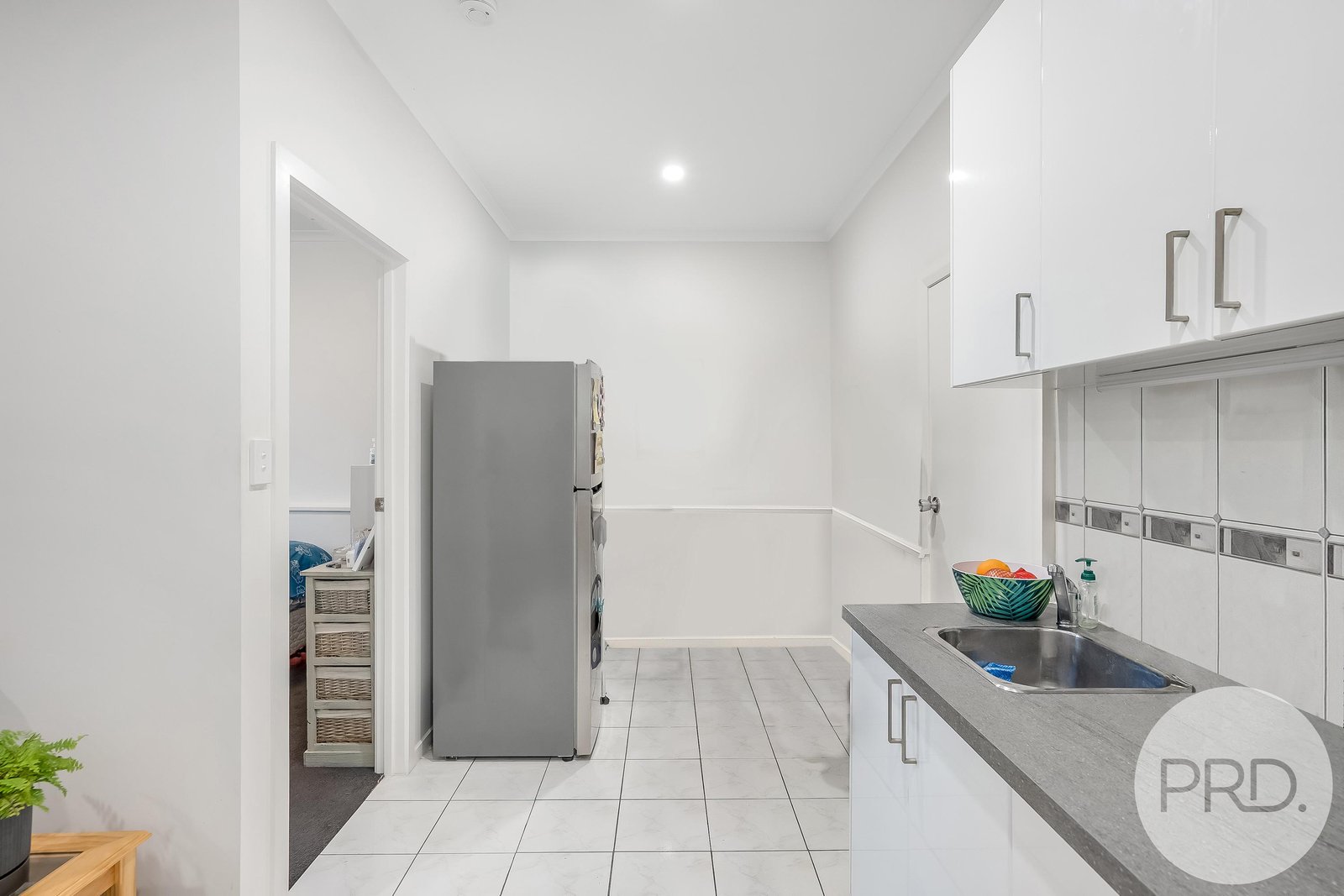 12/9 Augusta Road NEW TOWN 5