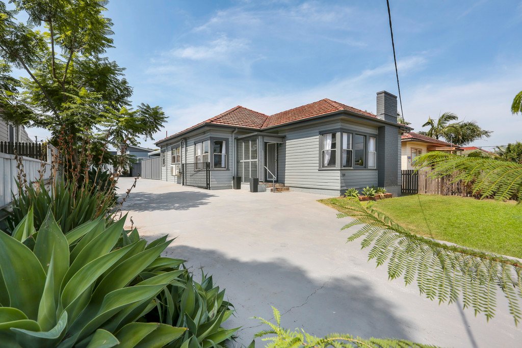 129 Prince Edward Drive DAPTO 1