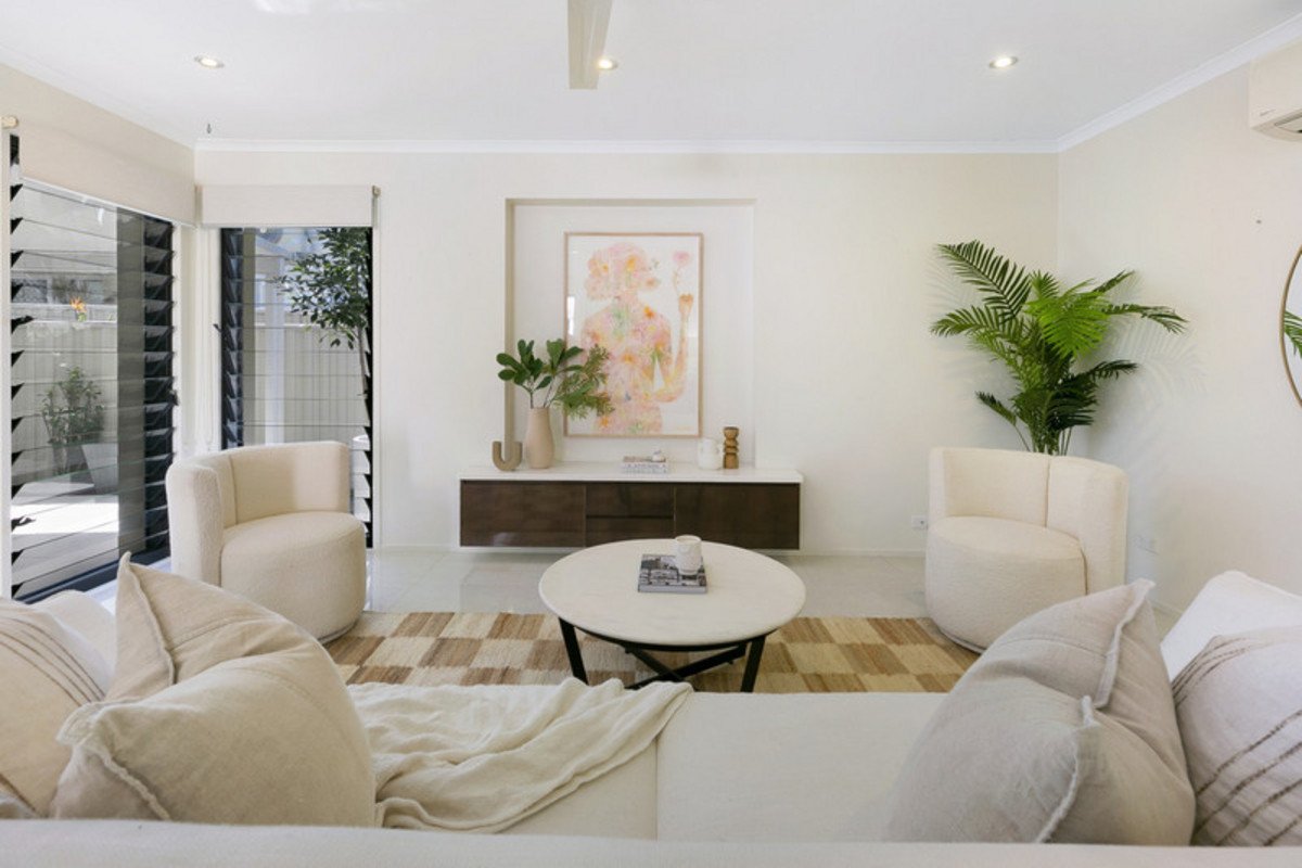 1/29 Riviera Road MIAMI 2