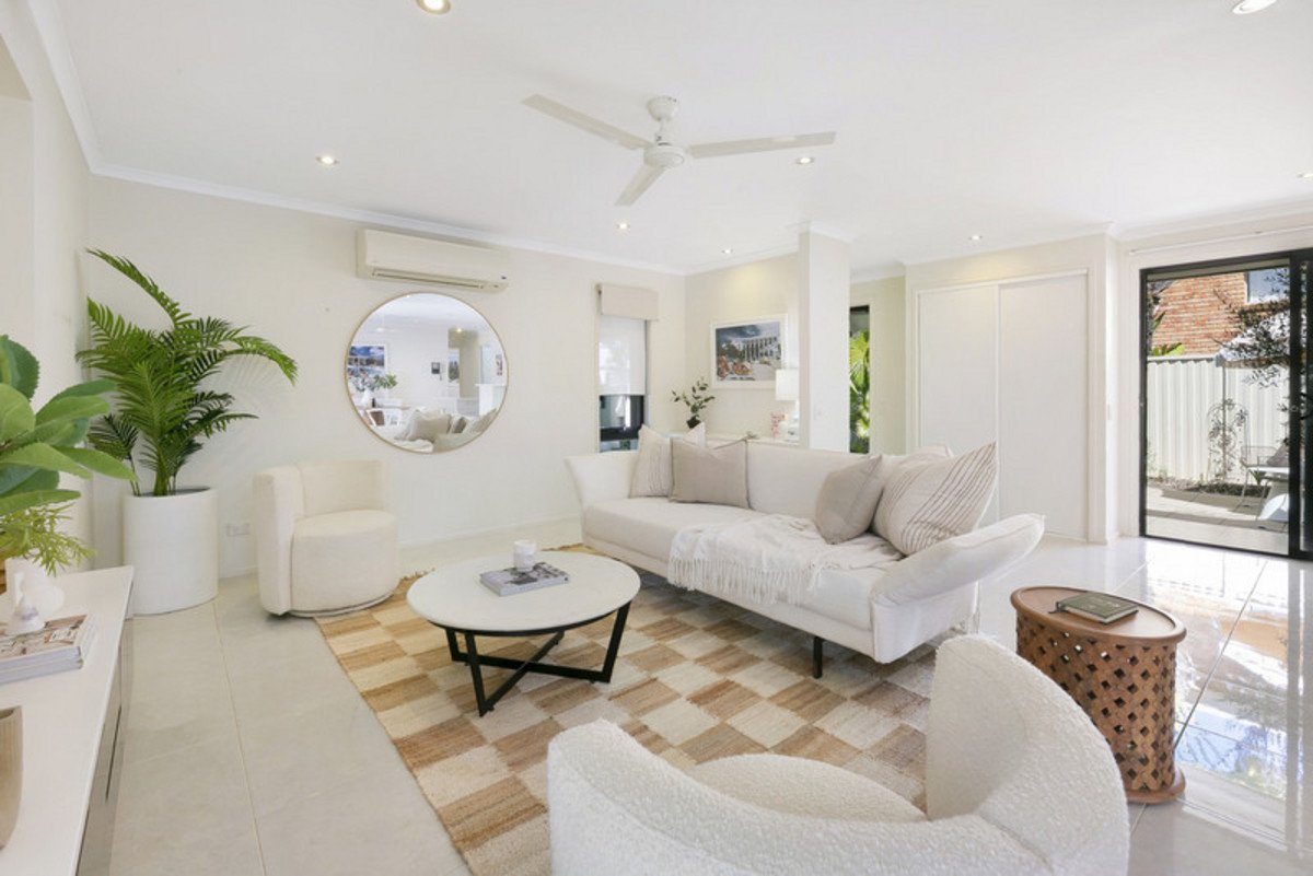 1/29 Riviera Road MIAMI 3