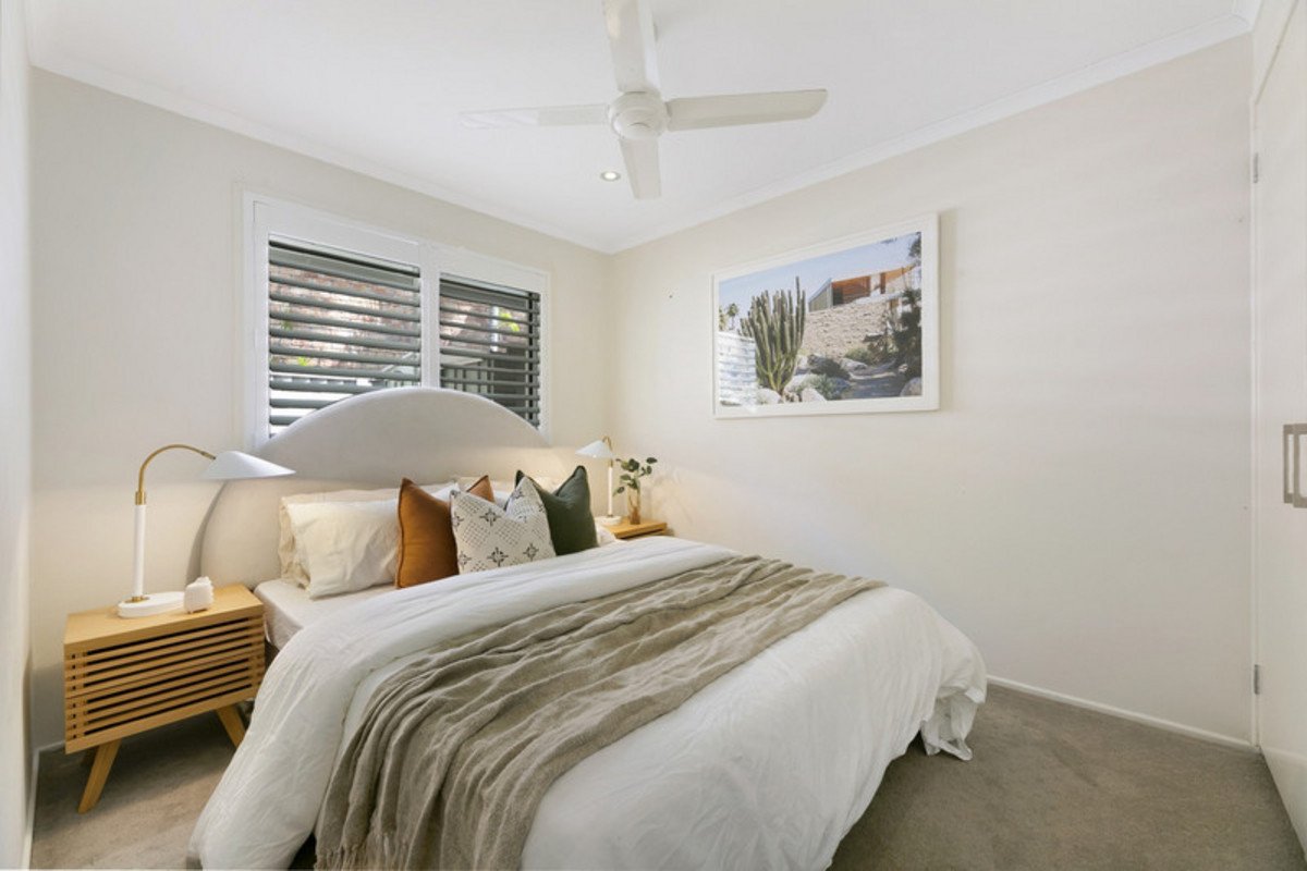 1/29 Riviera Road MIAMI 13