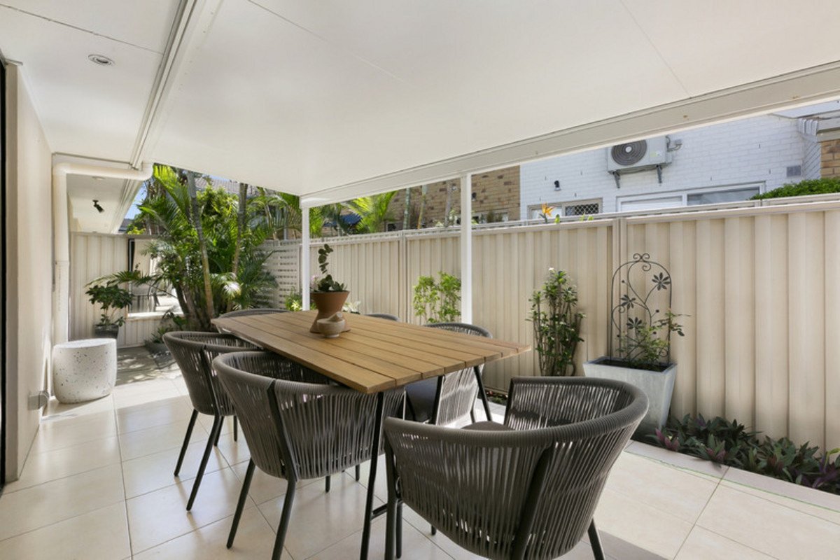 1/29 Riviera Road MIAMI 15