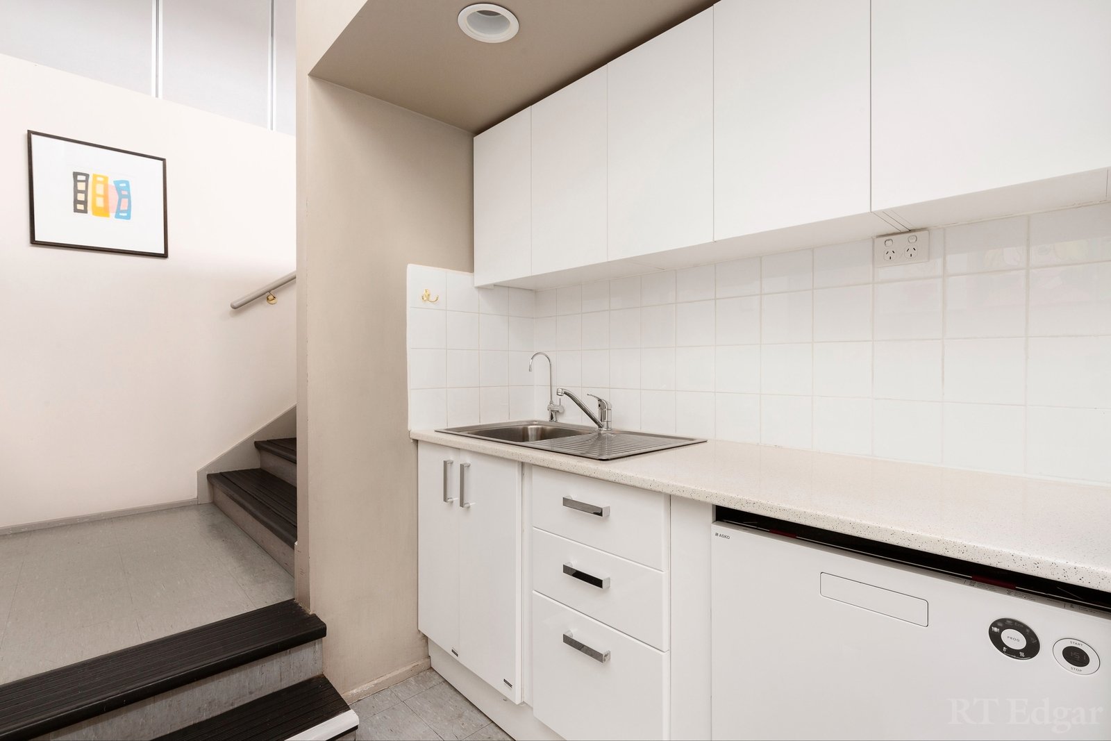 Real Estate and Property in 129 Wellington Street, St Kilda, VIC