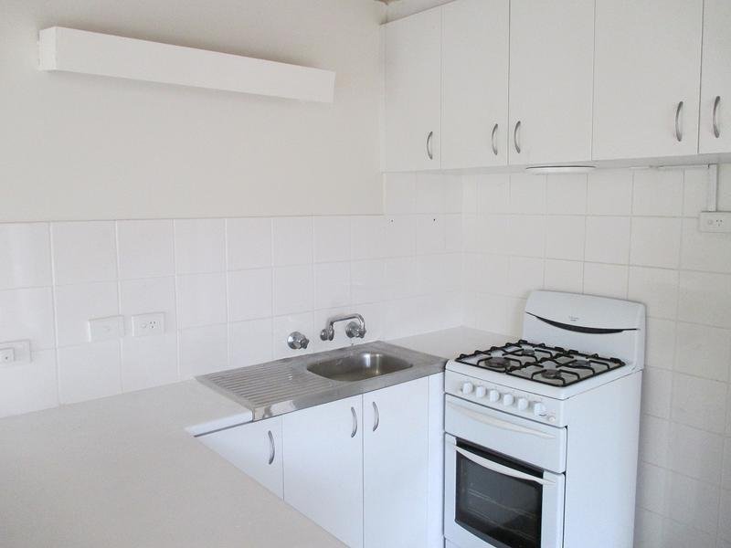 Gallery: 12/90 Hambleton Street